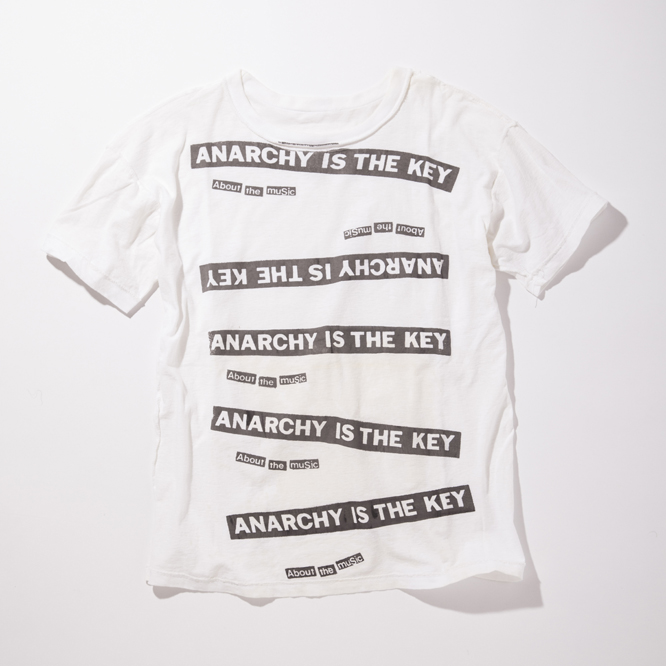 TGRAPHICS アンダーカバー UNDERCOVER 作品集 UNDERCOVER〉初の