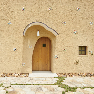 藤森照信が設計・監修したモザイクタイルの博物館、オープンです