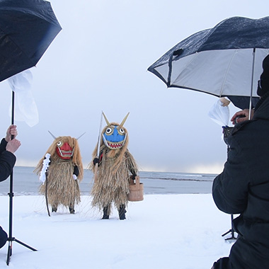 日本の祝祭を追ったフランス人写真家シャルル・フレジェの姿