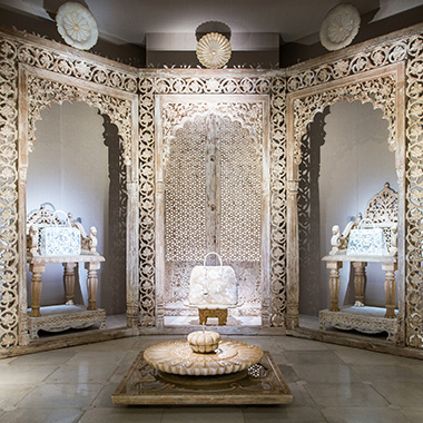 1108hermes_380.jpg