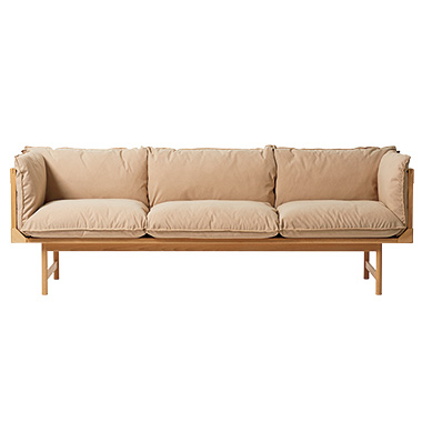 スウェーデン〈ヤシネス〉の新作《ブレック ソファ》。 | カーサ