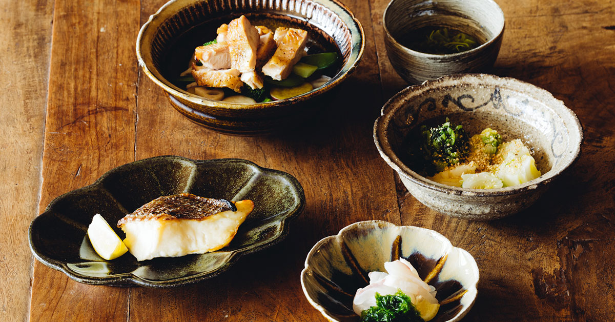 余宮隆 黒徳利 新連載】余宮隆展＠千鳥｜輪湖雅江の器とごはん | カーサ ブルータス