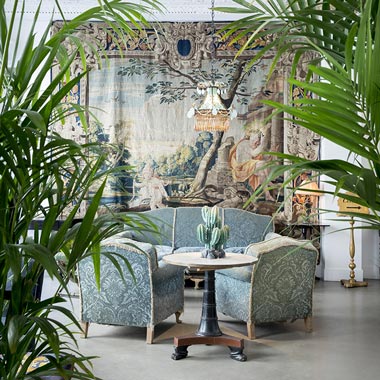 レア3.4万◆新品◆アスティエドヴィラットｘジョンデリアン パノラマカップ＃花器 アスティエ・ド・ヴィラット〉よりボタニカルなコラボ新作。 | カーサ