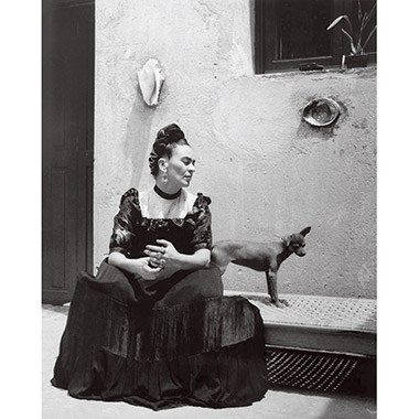 フリーダ・カーロにとって、着ることはメッセージでした。 | カーサ