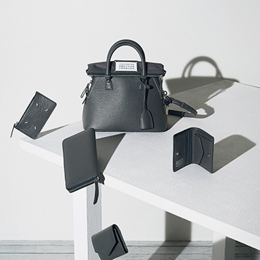 ジェンダーを超越するジョン・ガリアーノの表現。〈メゾン