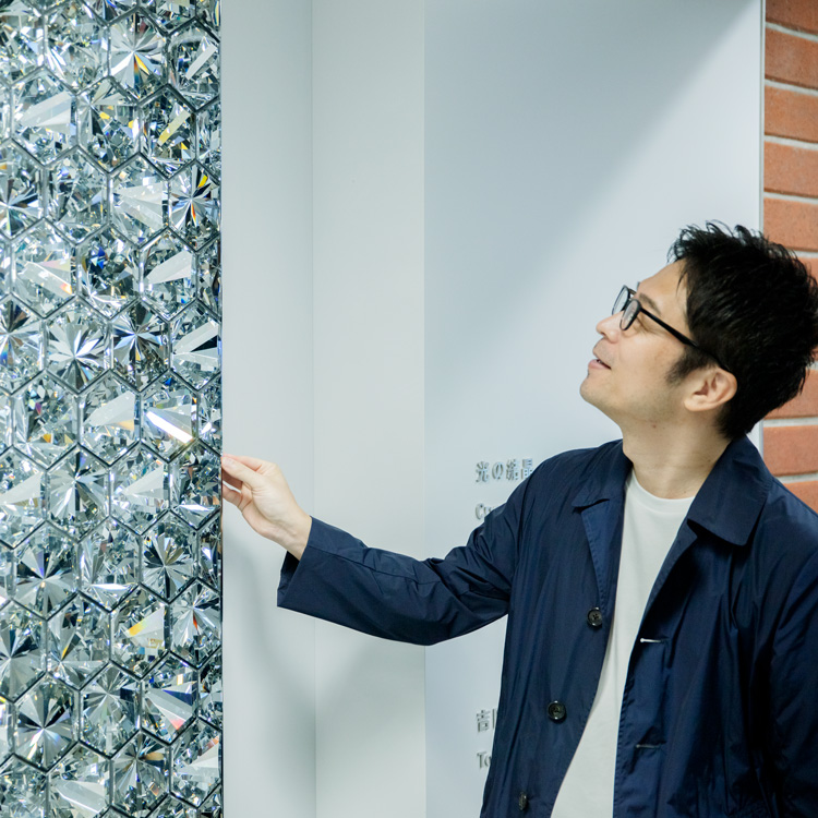 吉岡徳仁さん、銀座駅にできた“光の彫刻”について教えてください