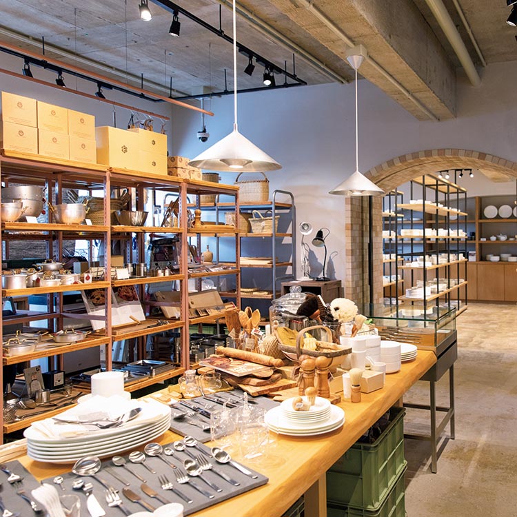 奥渋エリアにオープンした〈LOST AND FOUND〉で世の中に紛れた日用品の