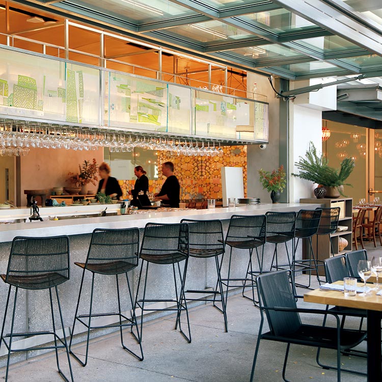 アリス・ウォータースが手がける美術館内レストラン。 | カーサ