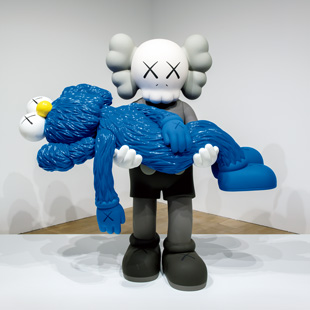 KAWSの“原点と今”を巡る。20年後の『KAWS TOKYO FIRST』へ。 | カーサ