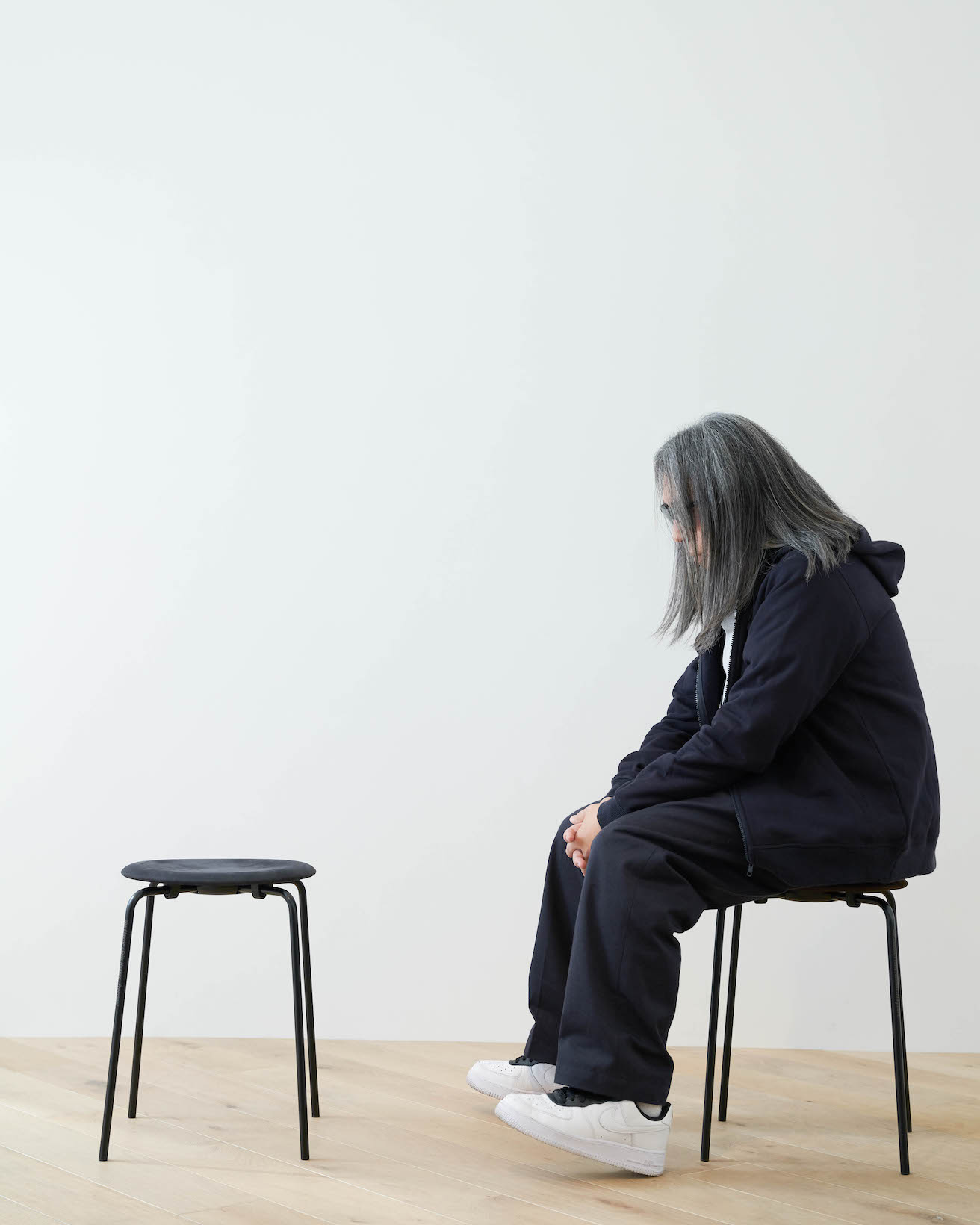 たぶん僕は家具のセンスはない」。ヤコブセンの名作ドットスツールを