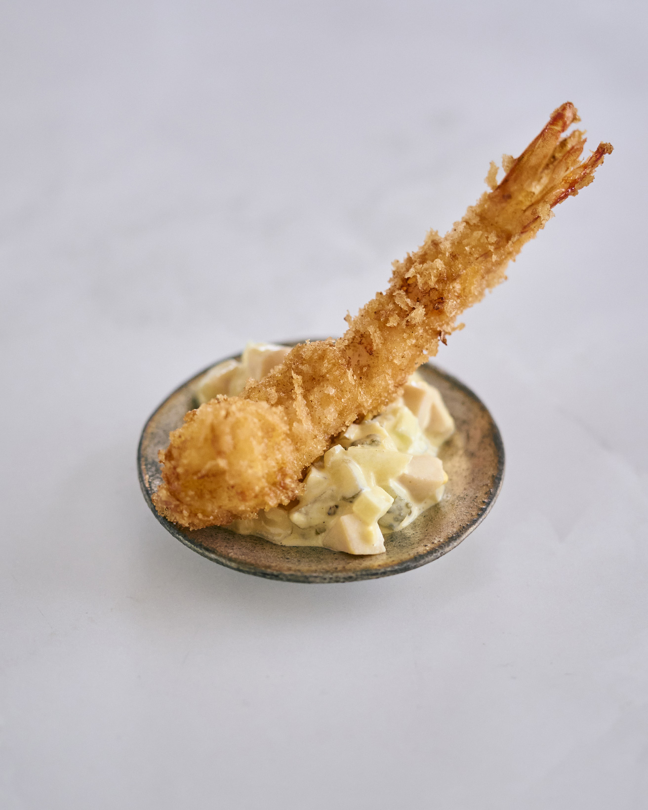 タルタル 365日豆皿つまみ】えびフライ 燻たまタルタル｜6月 and recipeのたまご