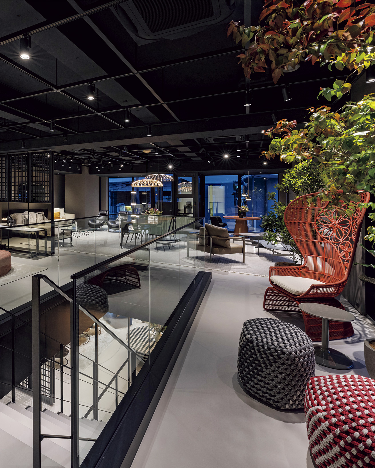 関西初の〈B&B Italia〉が大阪・心斎橋にオープン。ピエロ・リッソーニ