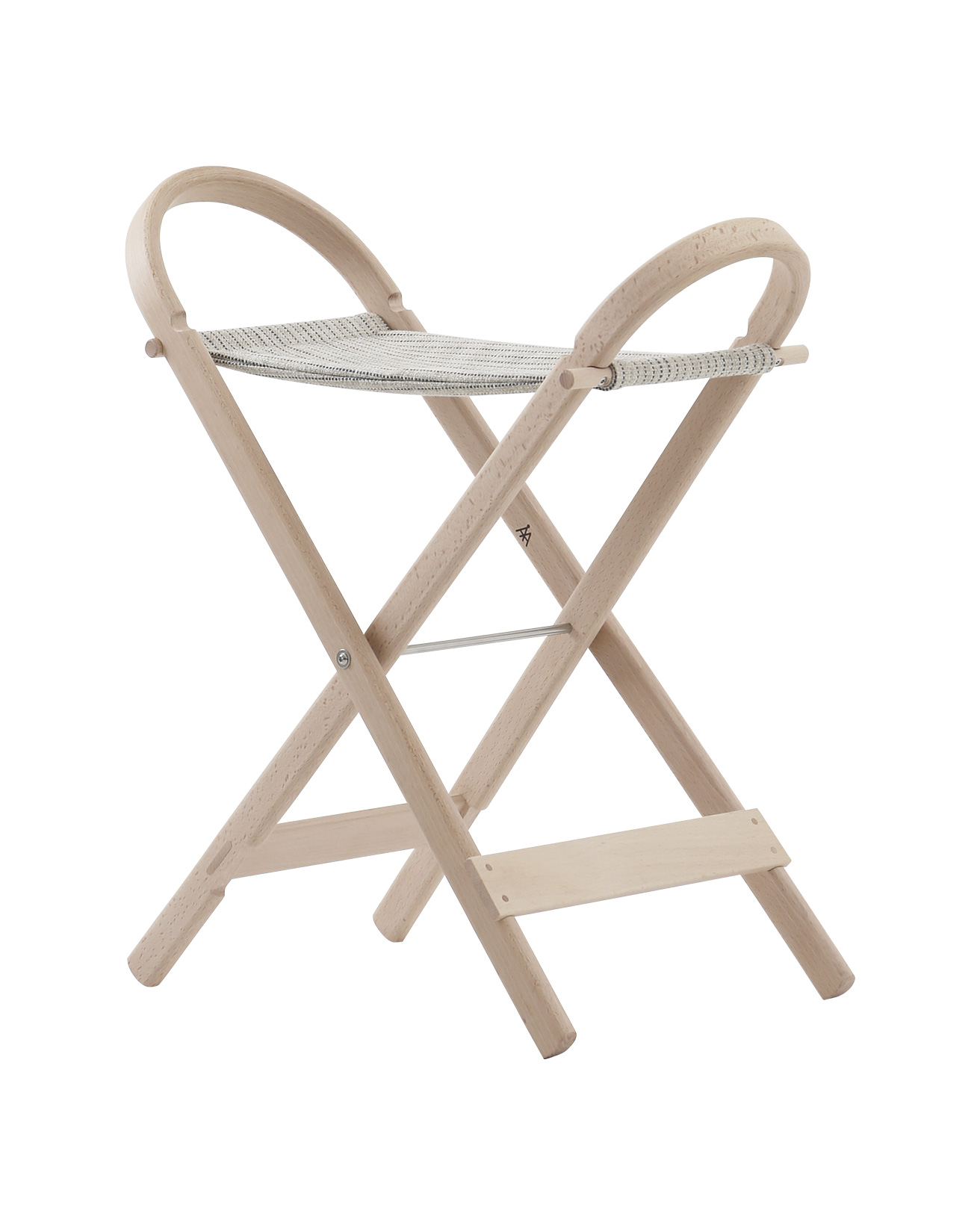 スウェーデンの巨匠の家具が日本での生産を開始。いままでよりも手に