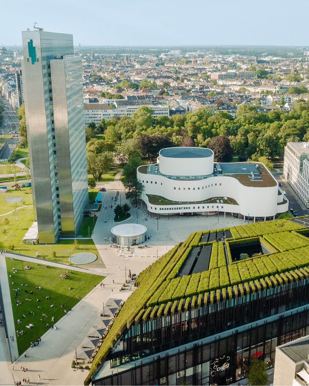 知られざる建築都市、ドイツ・デュッセルドルフの名建築を訪ねて