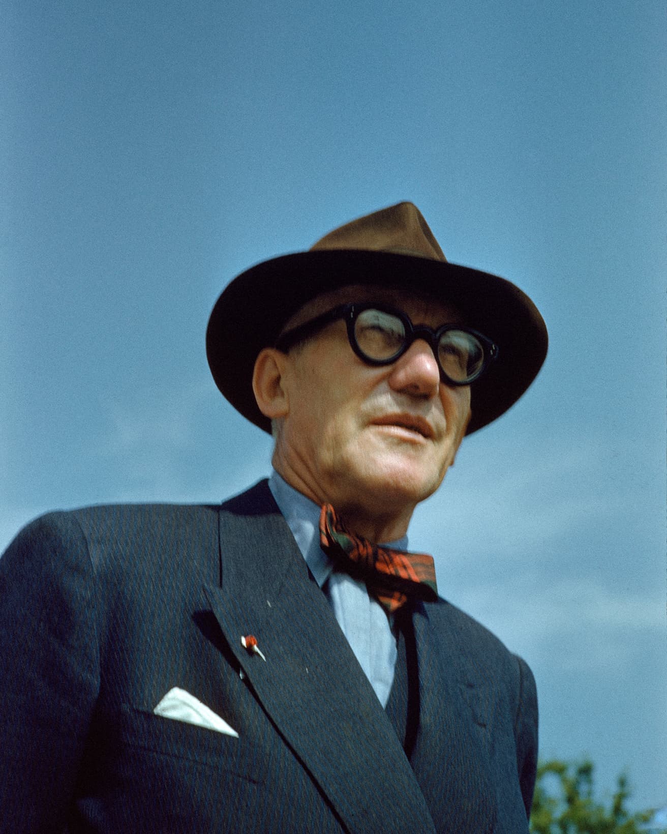 巨匠建築家ル・コルビュジエの日本人の3人の弟子は、前川國男、坂倉準三、あともう1人は誰？