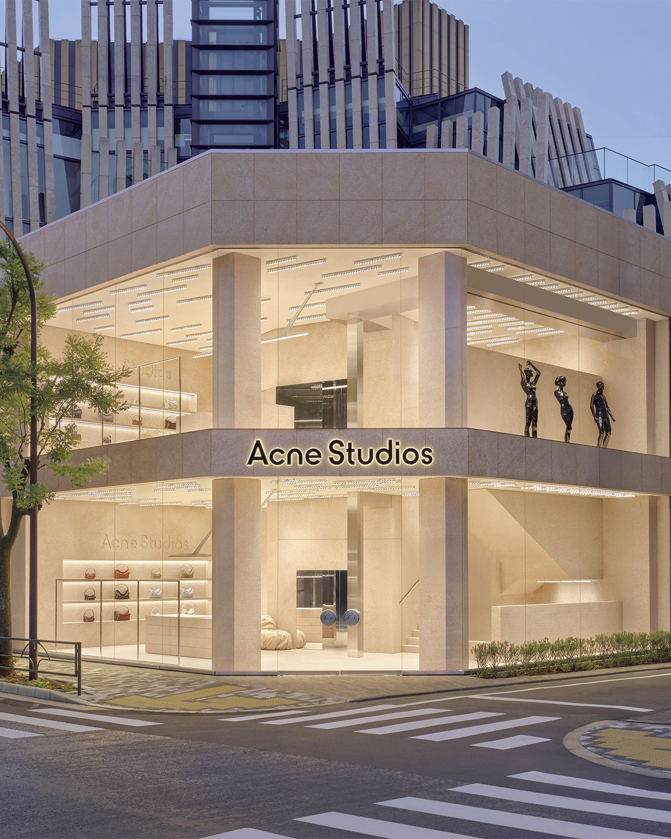 世界最大級！ 〈アクネ ストゥディオズ〉の旗艦店が東京・表参道で移転