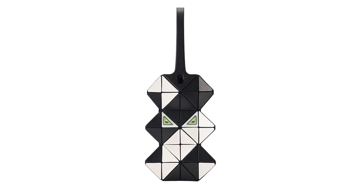 〈BAO BAO ISSEY MIYAKE〉から猫に変身するバッグが登場。