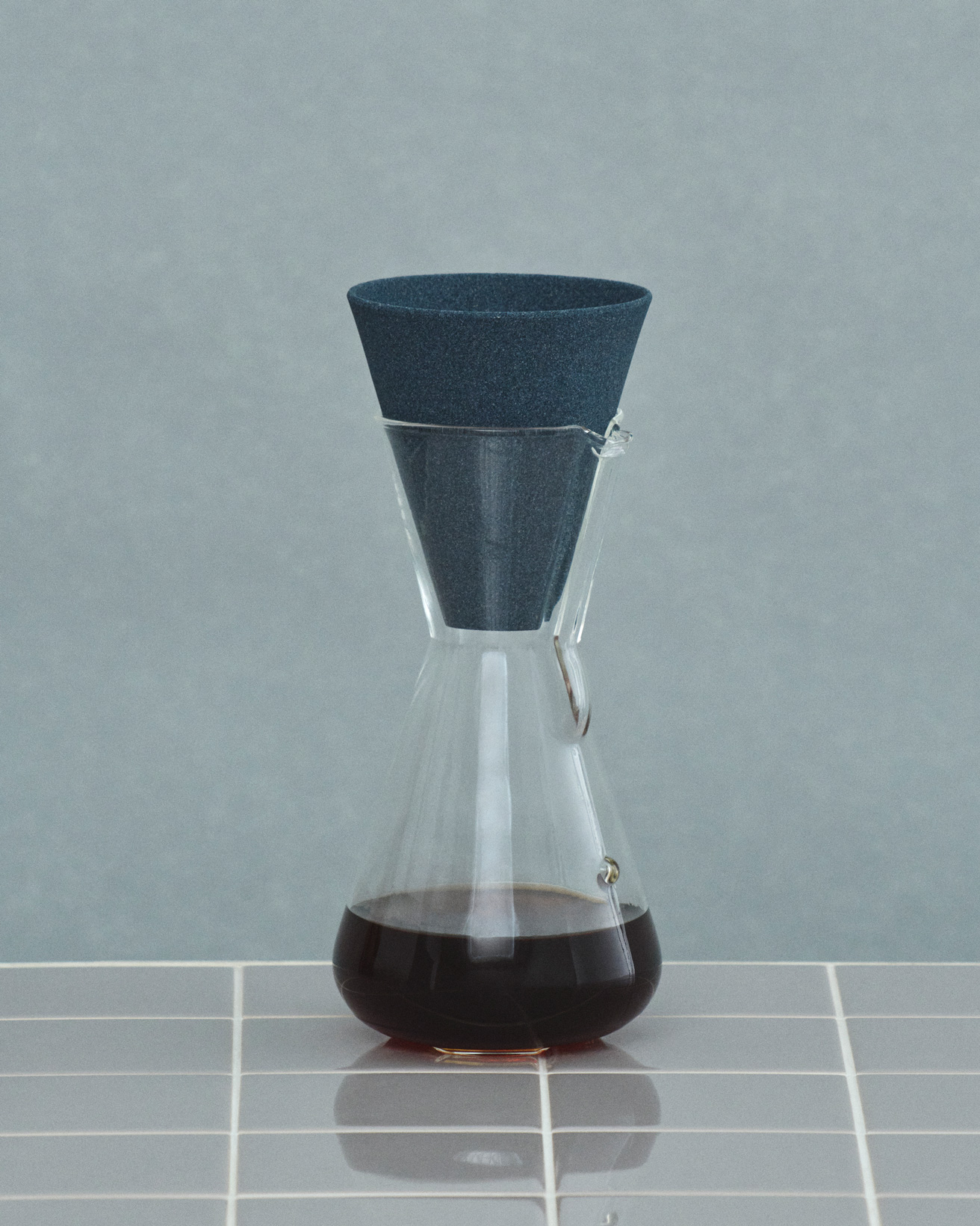 豆の旨みを引き出し、半永久的に使い回せる磁器製のコーヒーフィルター