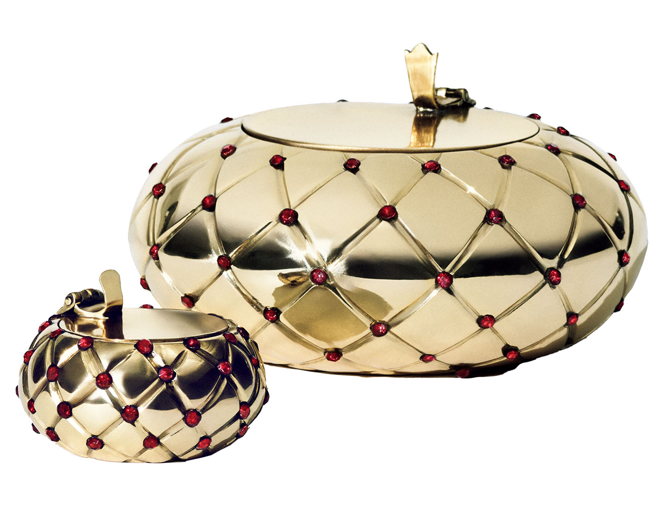 〈ZARA〉が50周年！ クリエイター50人とコラボ。