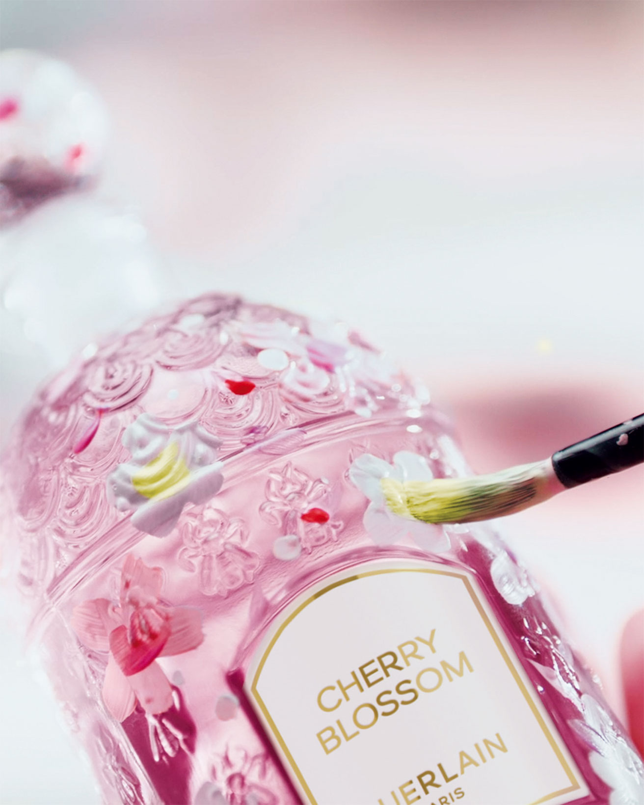 ゲランがアーティストとともに歩んだ約200年にわたるコラボレーション