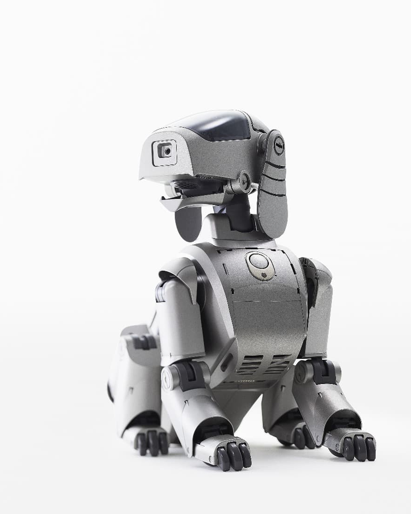 AIBO初期ロボット 世界初の家庭用エンタメロボット“AIBO”。1999年に初期モデルの