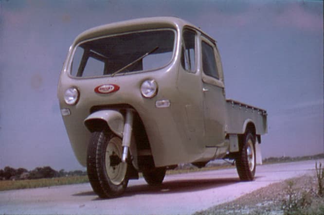 柳宗理は愛車を乗り回すなど車好きだったが、彼が「民藝の心を持つ」として挙げたのはどんな車？