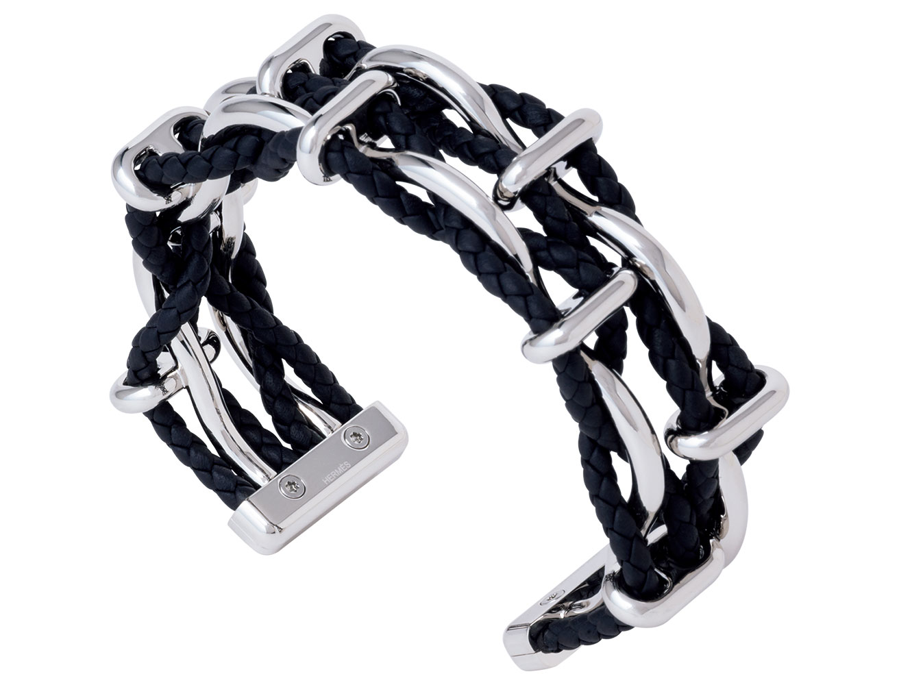 〈エルメス〉の銀と革が織りなす新しいブレスレット。