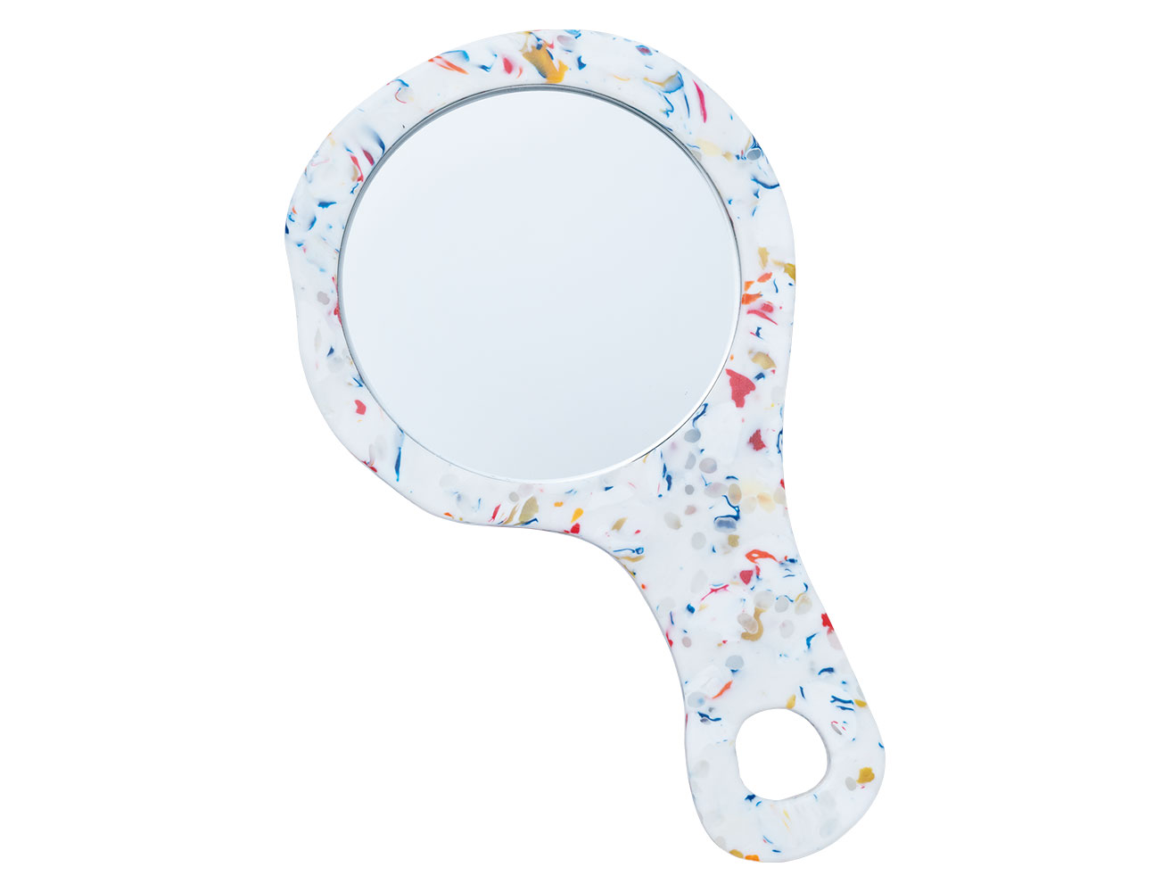 マックス・ラムが手掛けた、再生素材のミラー。