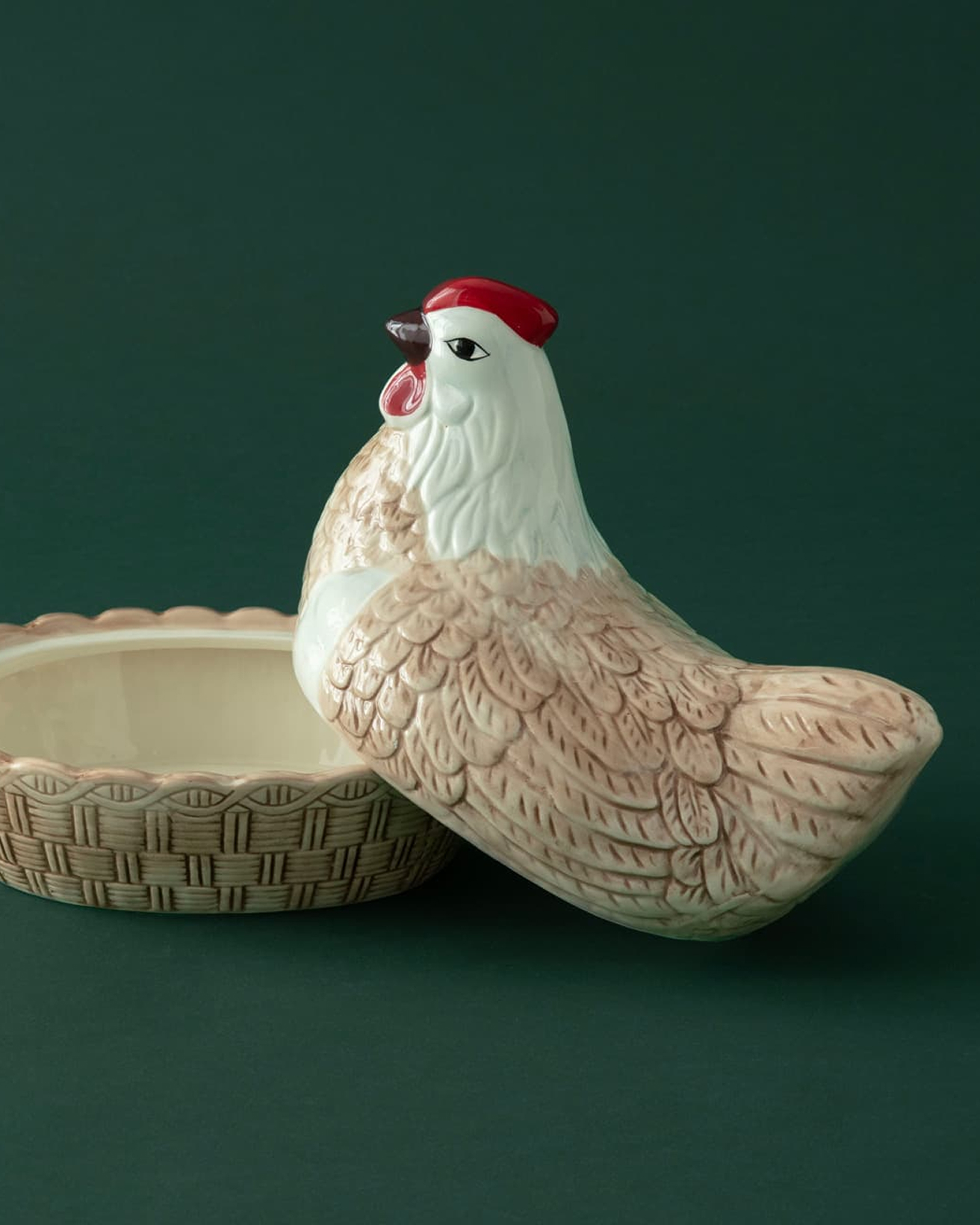 程よくリアルなニワトリの常温卵入れ。小物やお菓子、玄関の鍵入れにも