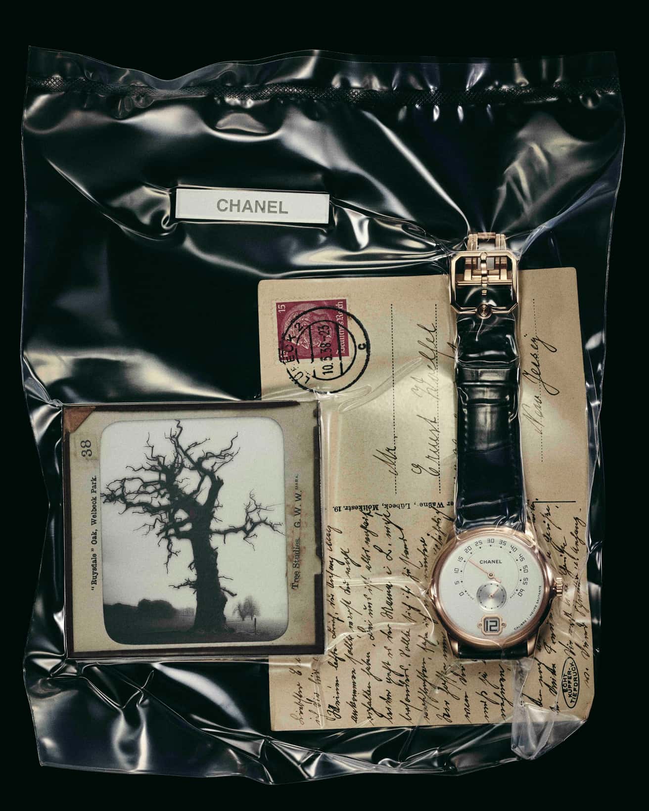 〈シャネル〉時代と世代を超えて受け継がれる名作時計。【百年後時計】