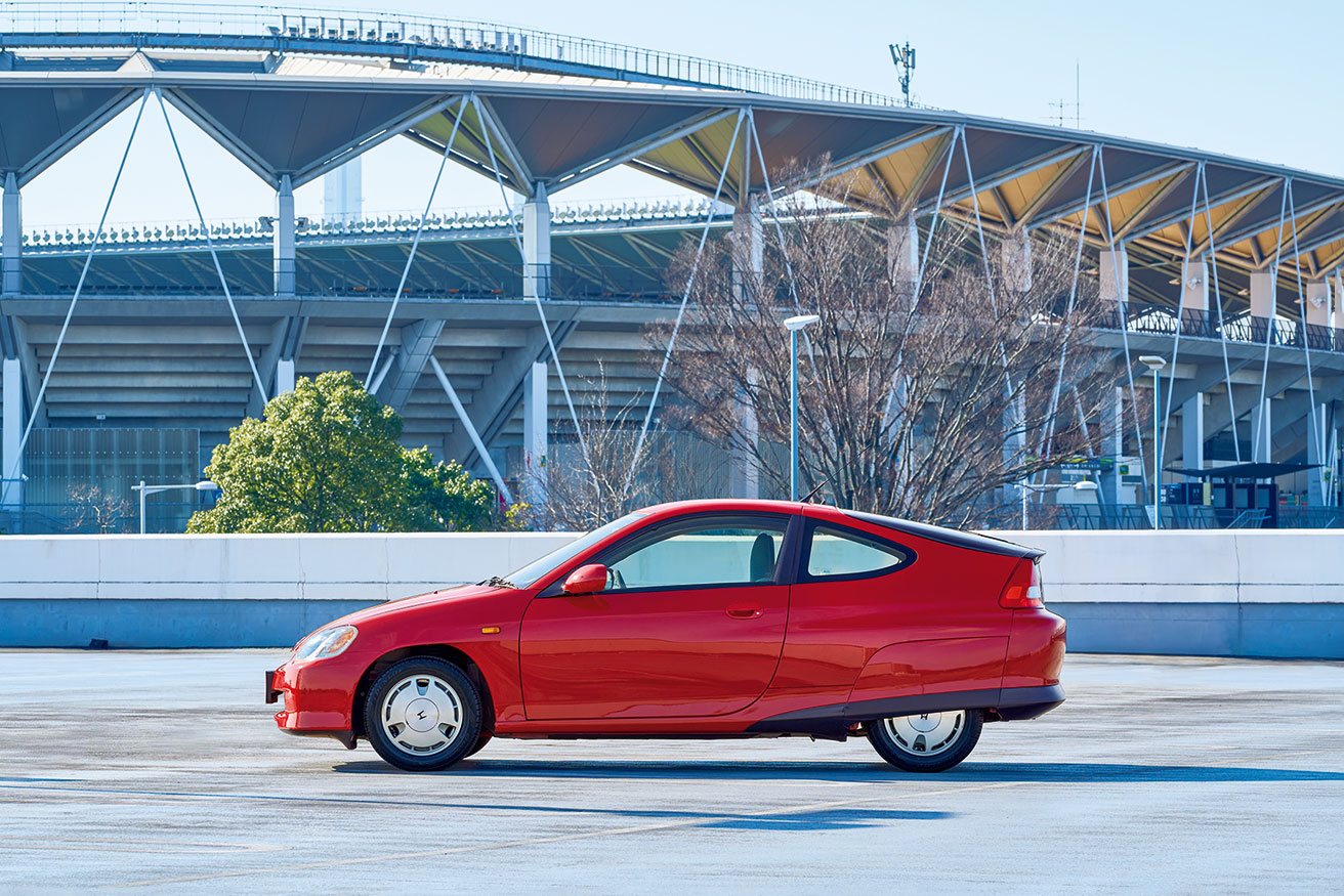 Chill CARS｜《ホンダ インサイト(1st)》実用性より、燃費性能を突き詰めた情熱のハイブリッドカー。