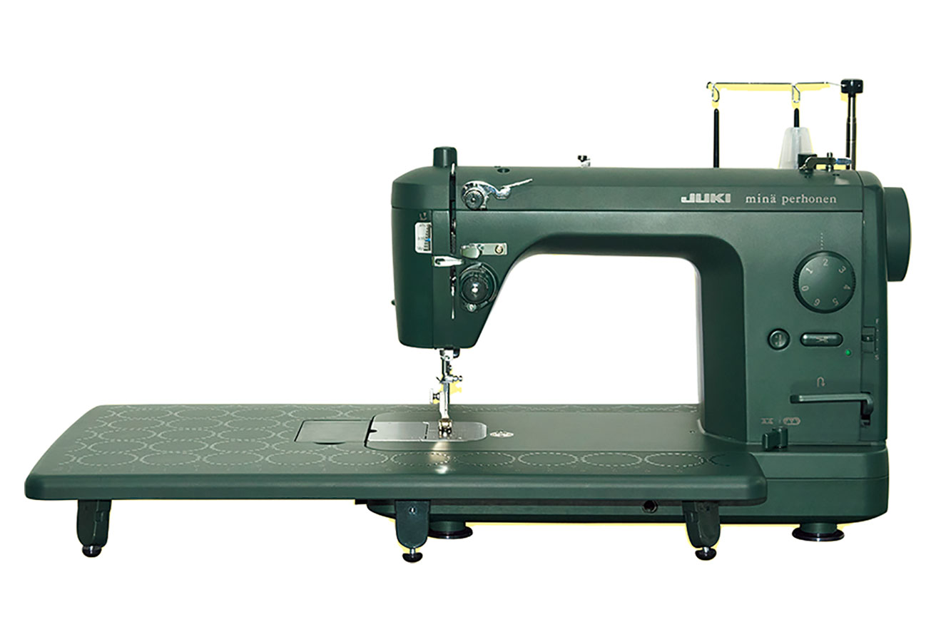 〈ミナ ペルホネン〉の世界観を纏ったスペシャルなミシン。