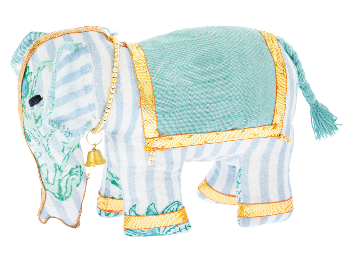 アップサイクル素材で作られたキュートなゾウのオブジェ。