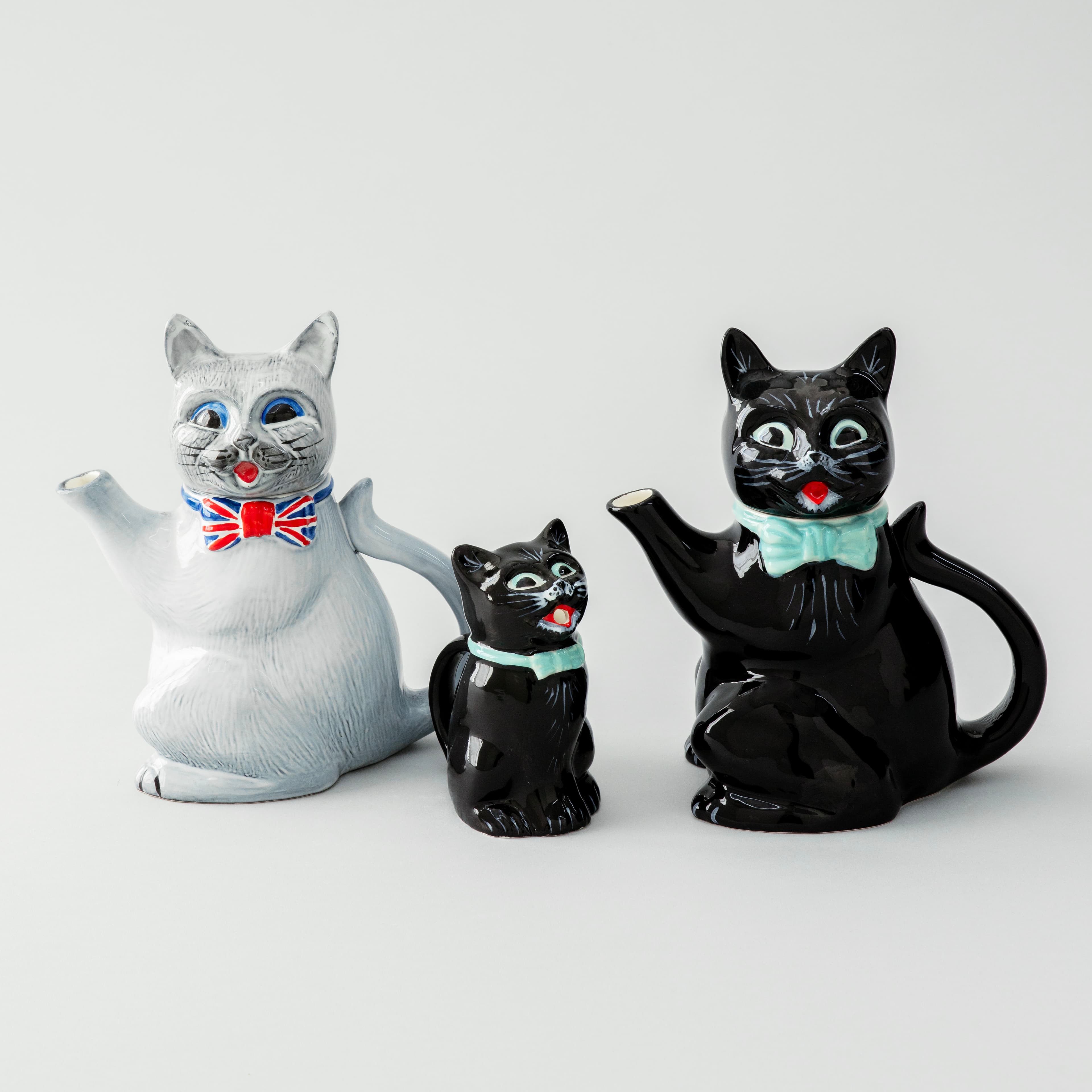 ちょこんと座った姿が可愛らしい、猫のかわいさを凝縮したティーセット。