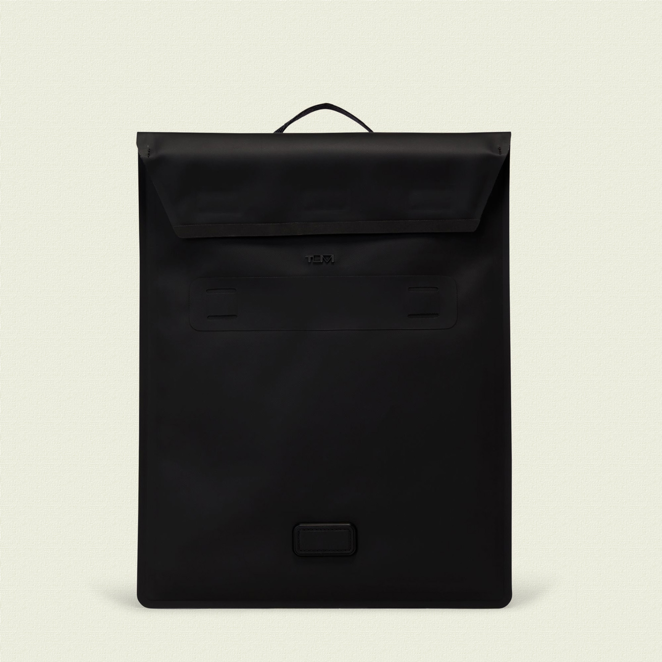 〈TUMI〉の高機能なPCケース。耐水性に優れ衝撃からも守ってくれる、頼れる存在！