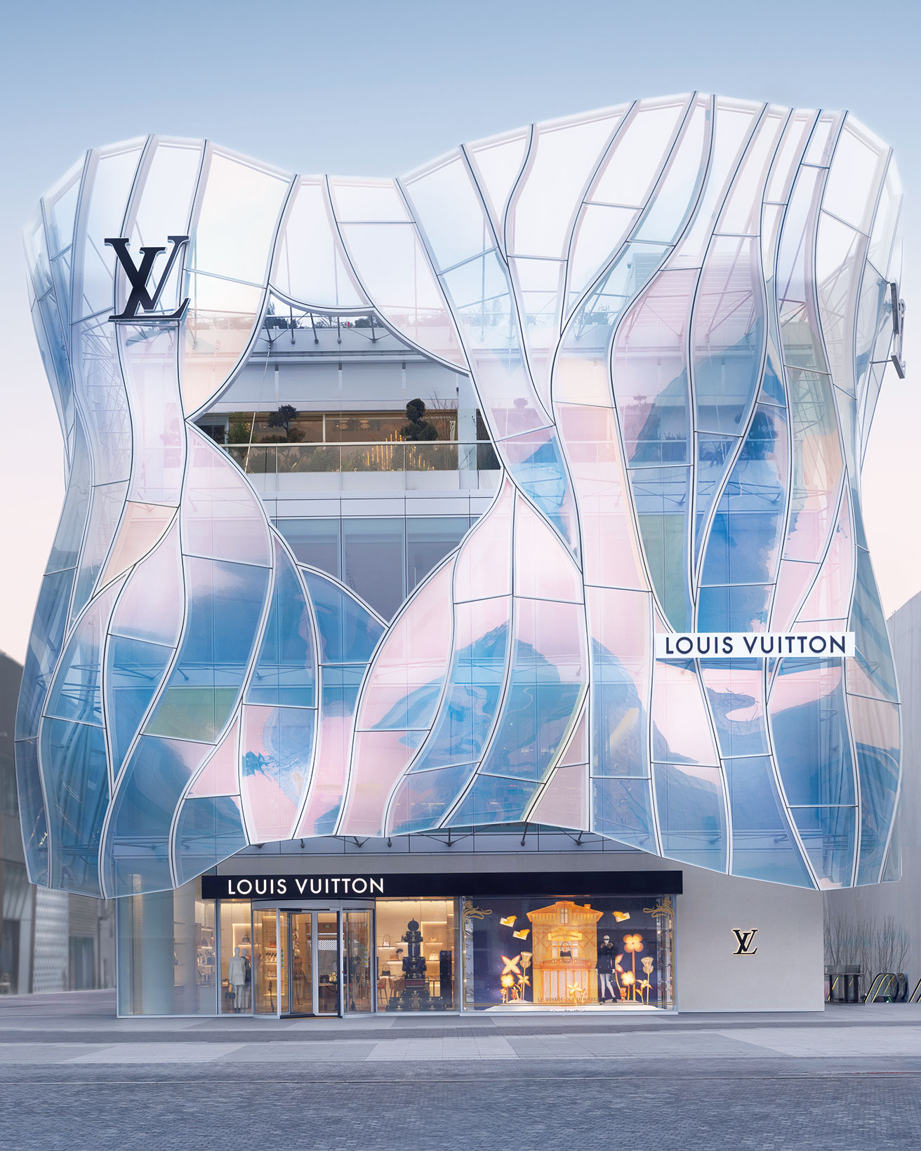 青木淳が設計。北京にできたルイ・ヴィトン新店は、万華鏡のようなファサードが特徴！