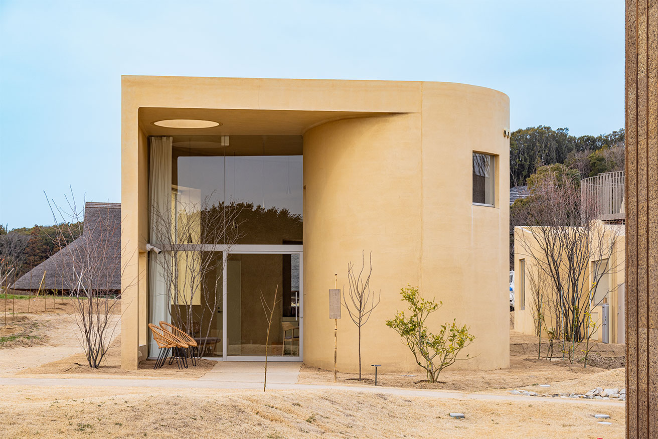 藤本壮介に聞く。淡路島の農体験リゾートにヴィラが完成。