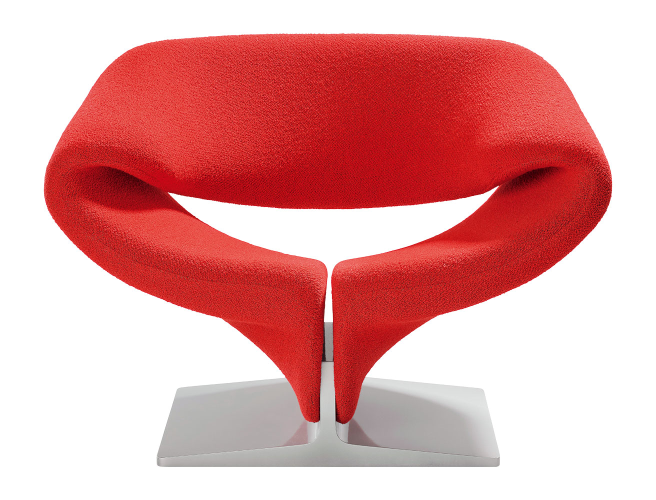 彫刻的な曲線が描く、ピエール・ポランの名作チェアがローンチ。