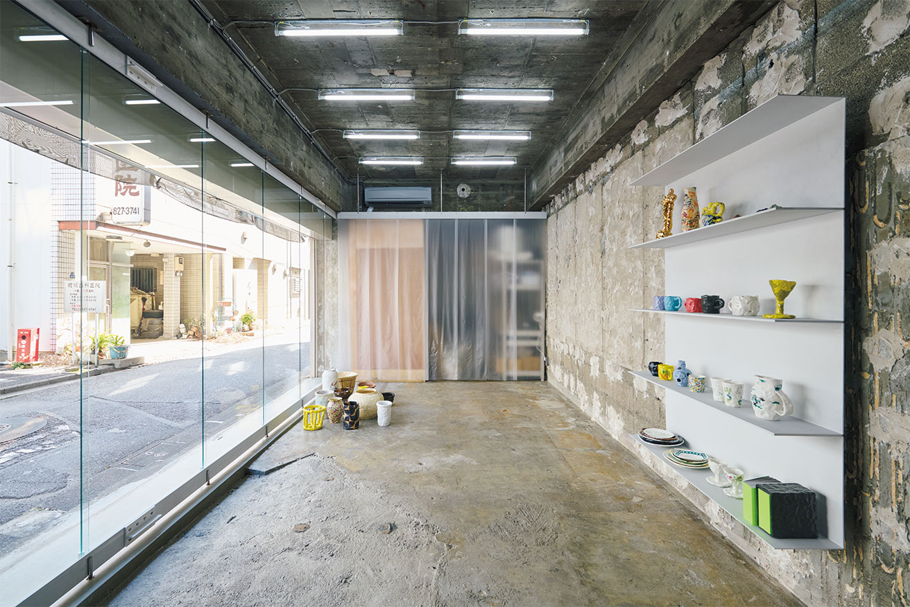 東京・駒込にファン待望の〈SHOKKI〉のショップが誕生。ポップで自由な一点物と出会える場所とは？