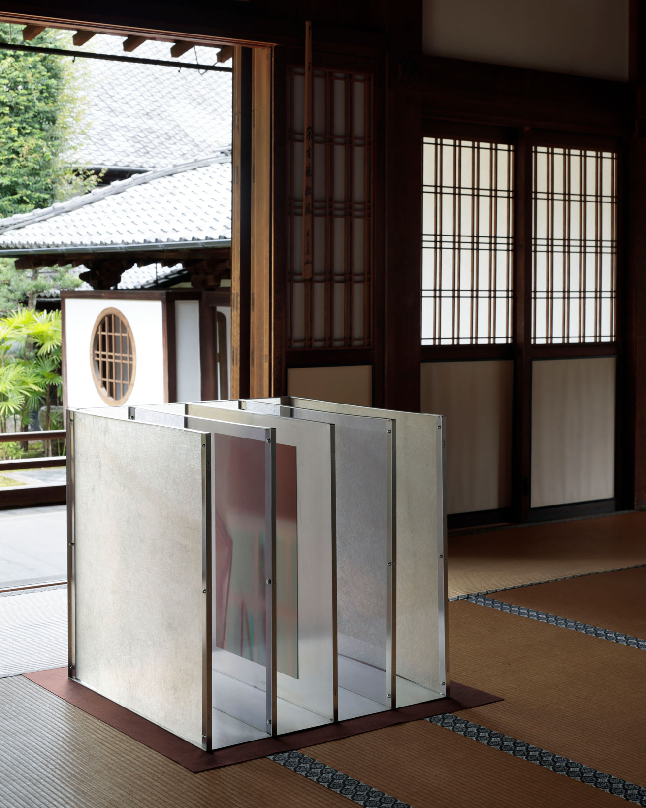 香りを辿り、時間を喚起する。京都・両足院で〈T.T〉と〈Arpa〉がコラボした展示が開催中。