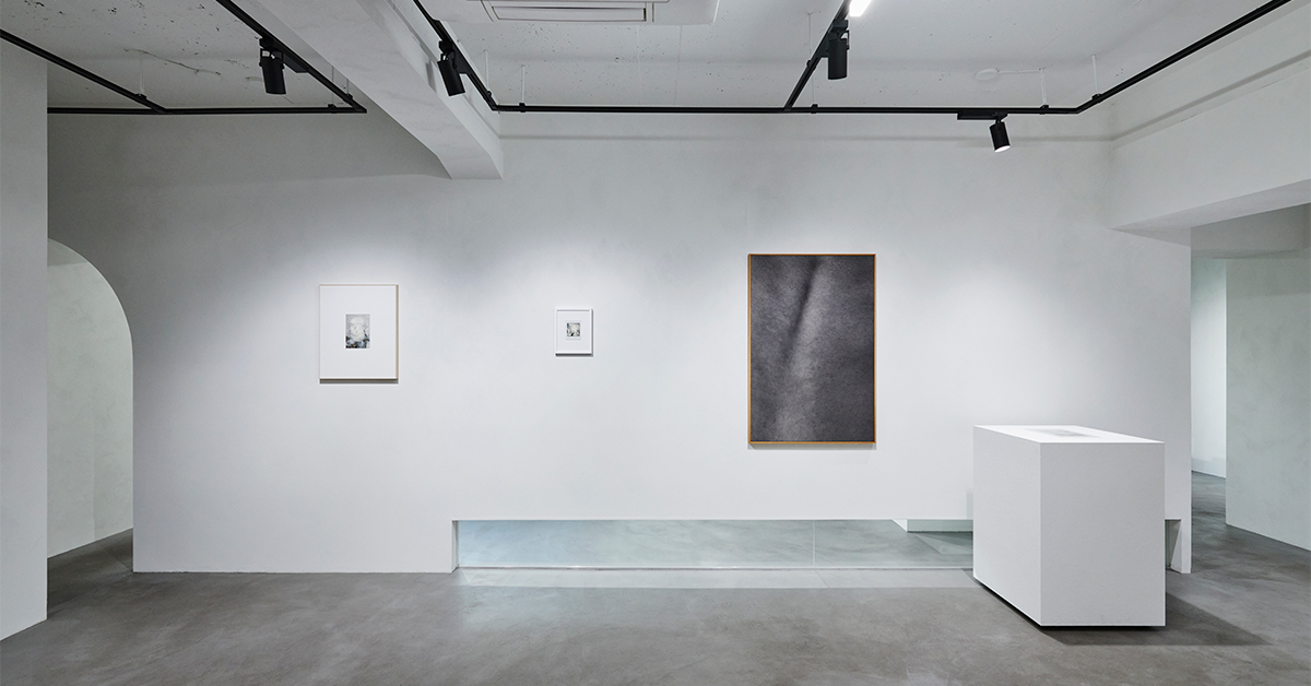 恵比寿にオープンした〈see you gallery〉で注目作家・宇平剛史の写真表現を突き詰めた個展が開催中。