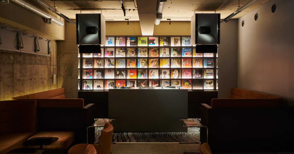 渋谷にトラフが手がけた隠れ家リスニングバーがオープン。日本ジャズの名盤を最高の音響で楽しむ空間とは？