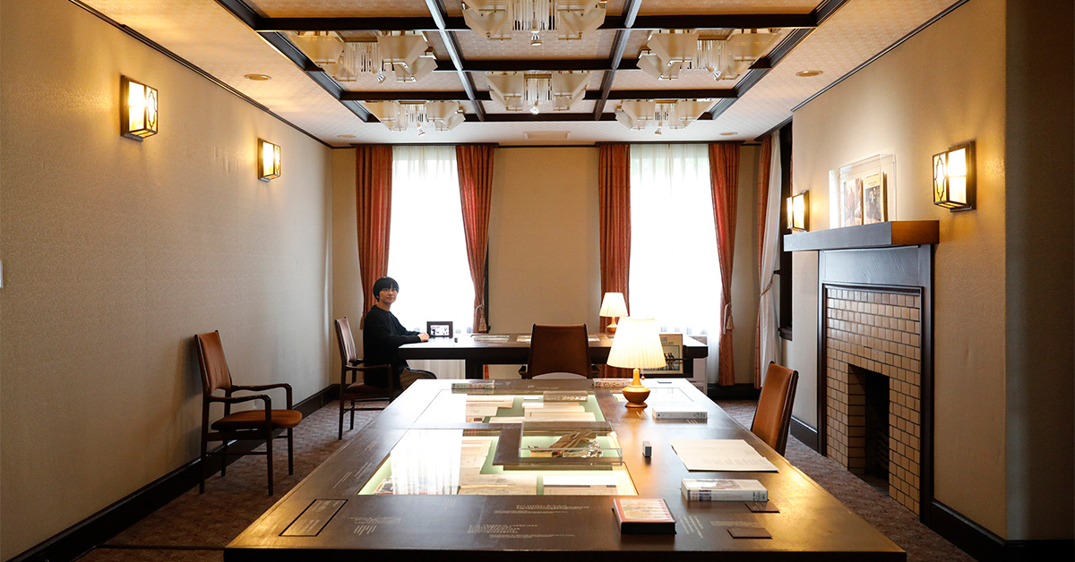 細野晴臣の企画展が母校・立教大学内で開催中。展示設計を手がけた三澤遥に聞くその魅力とは？