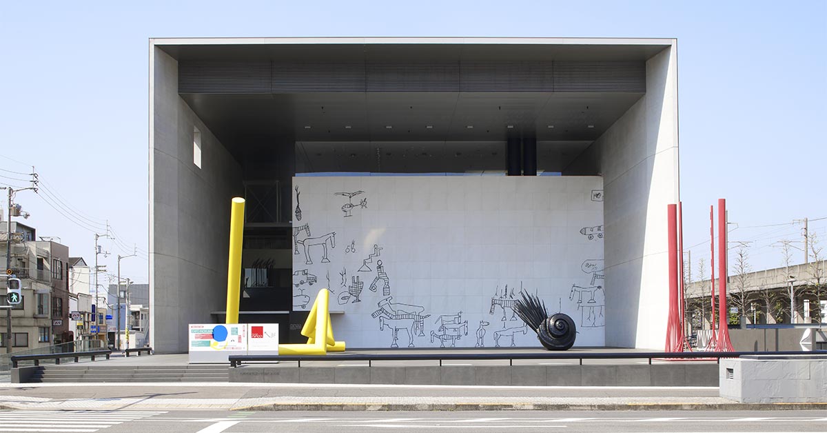 モダニズム建築のキーパーソン、猪熊弦一郎の軌跡を追う“博覧会”へ｜青野尚子の今週末見るべきアート