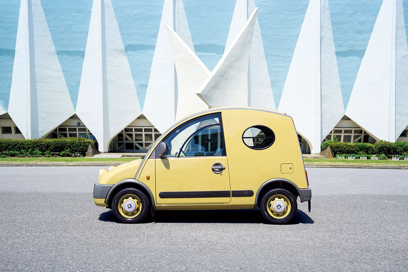 Chill CARS｜《日産 エスカルゴ》美術館にも寄贈された、「走るアート」と呼べる商用バン。