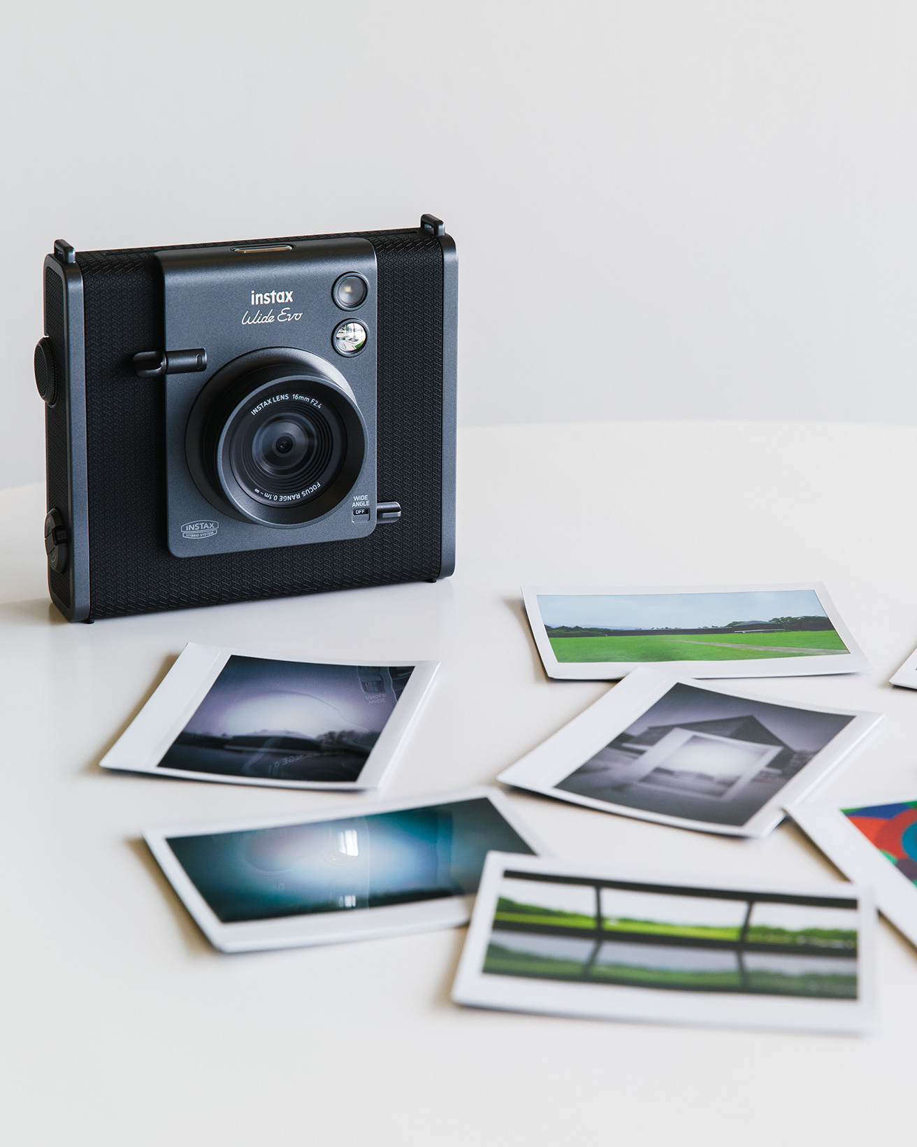 FUJIFILM instax WIDE Evo™】豊かな自然と磯崎新の建築。 その融合を