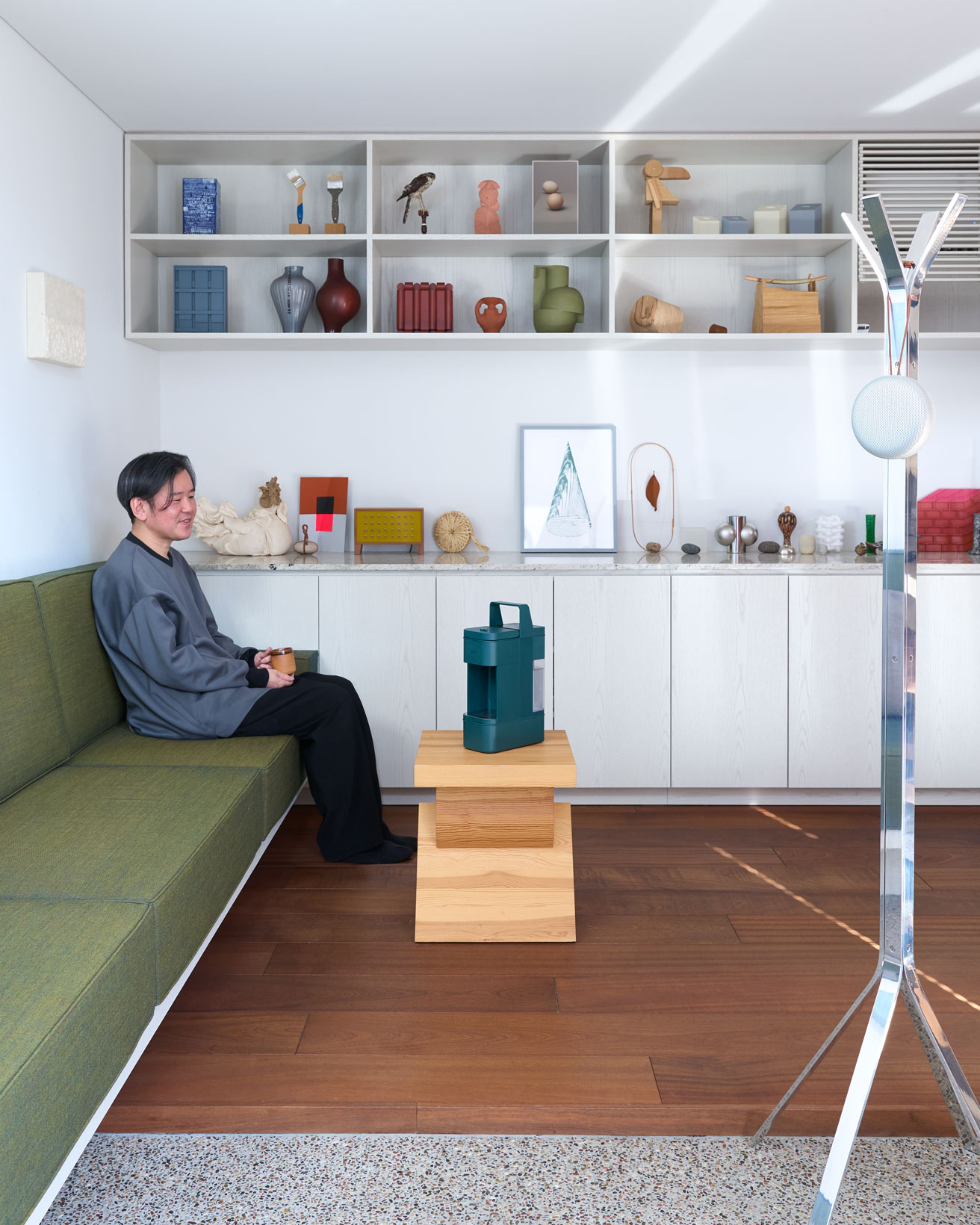 山田遊の自邸に美しく馴染む、二俣公一デザインの《DRIP POD YOUBI