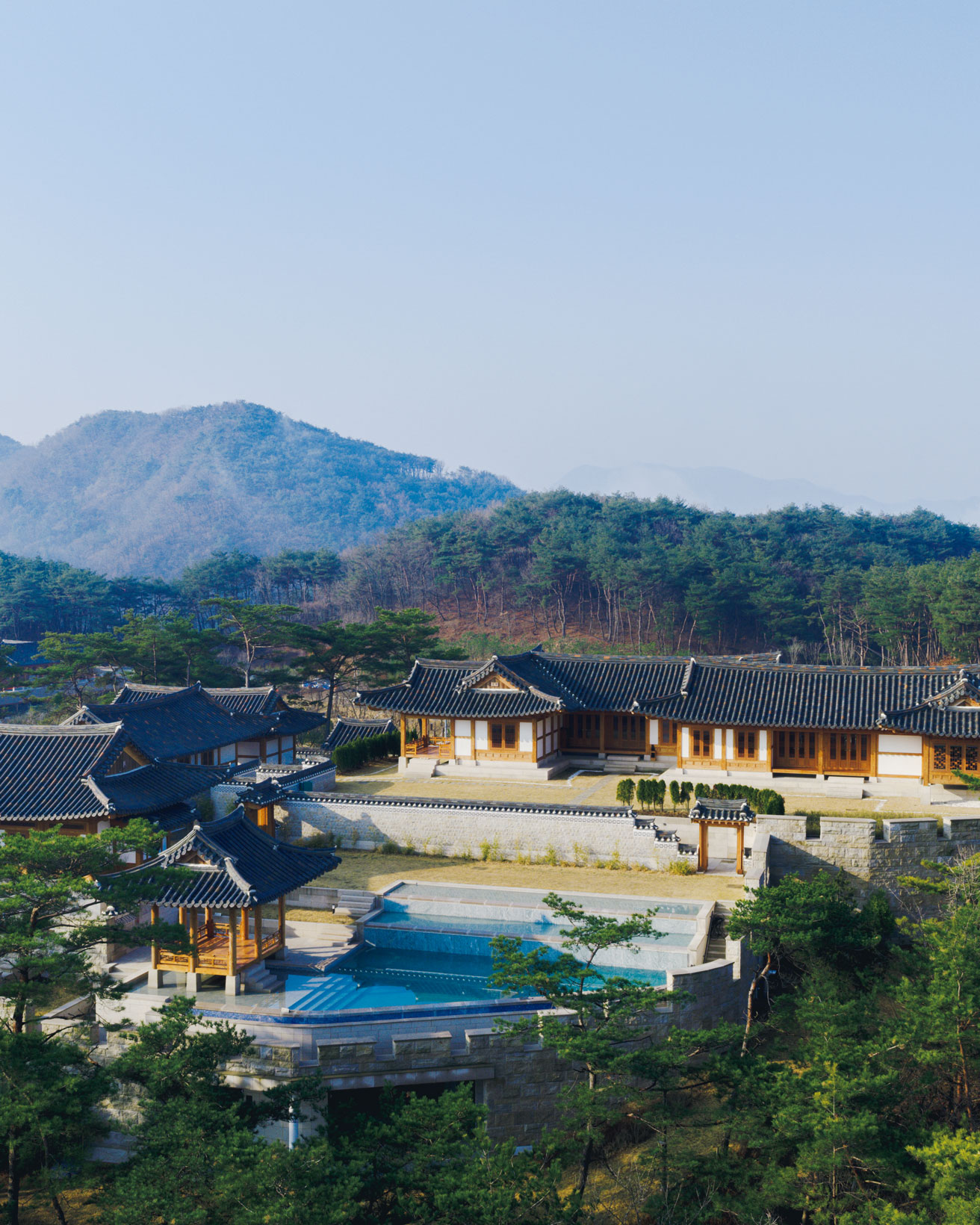 最新号ちょい見せ】韓国の伝統美を極めた宿。〈THE HANOK HERITAGE〉が
