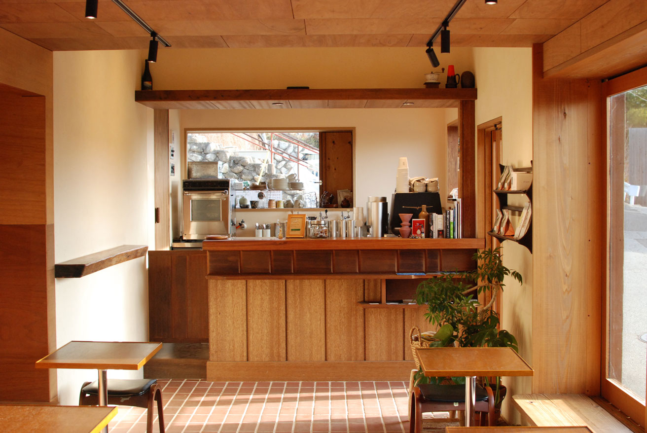 築50年、山梨・北杜の古民家をリノベーション。夫婦で営む町のコーヒー店。